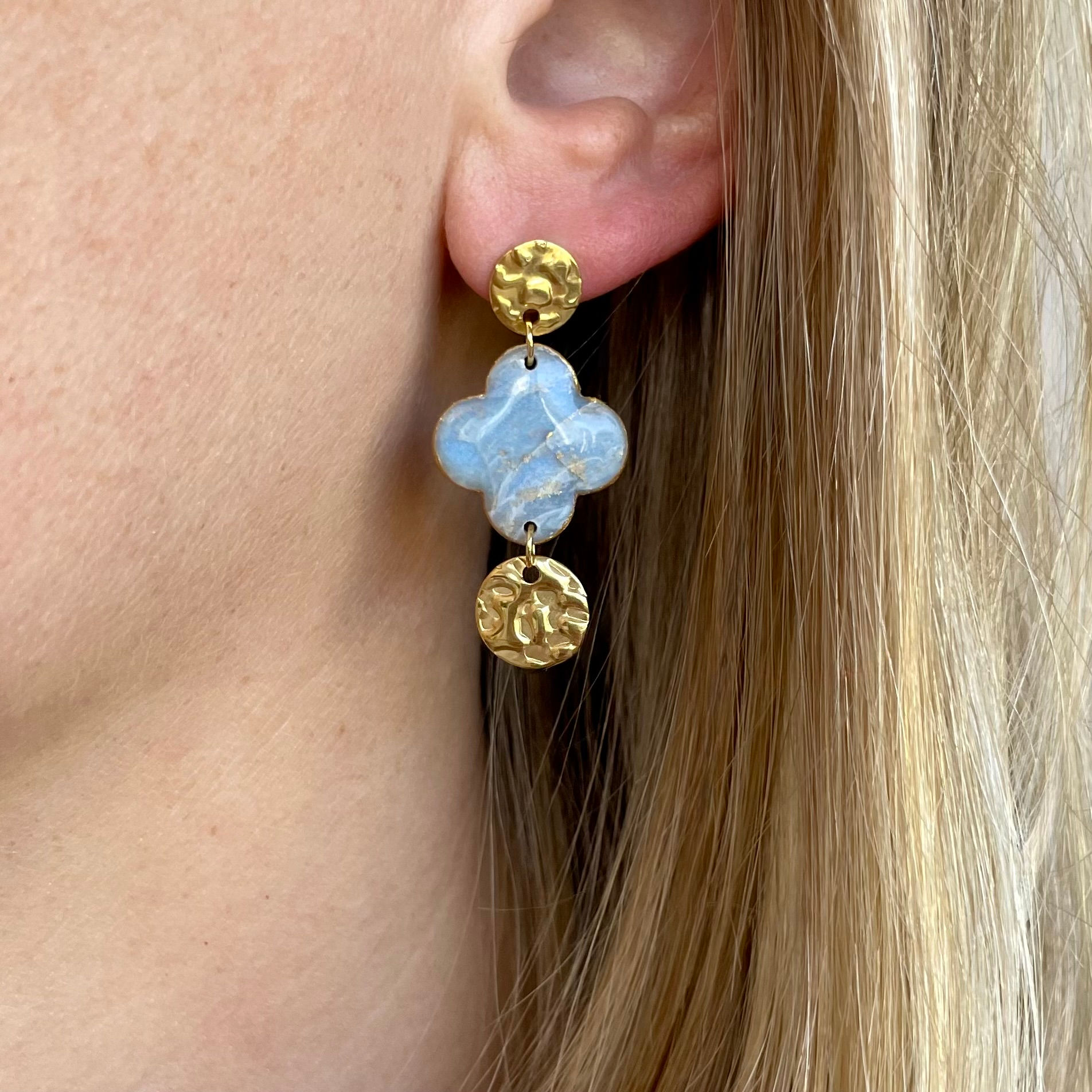 Ohrstecker Polymerton Blume lang (hellblau)