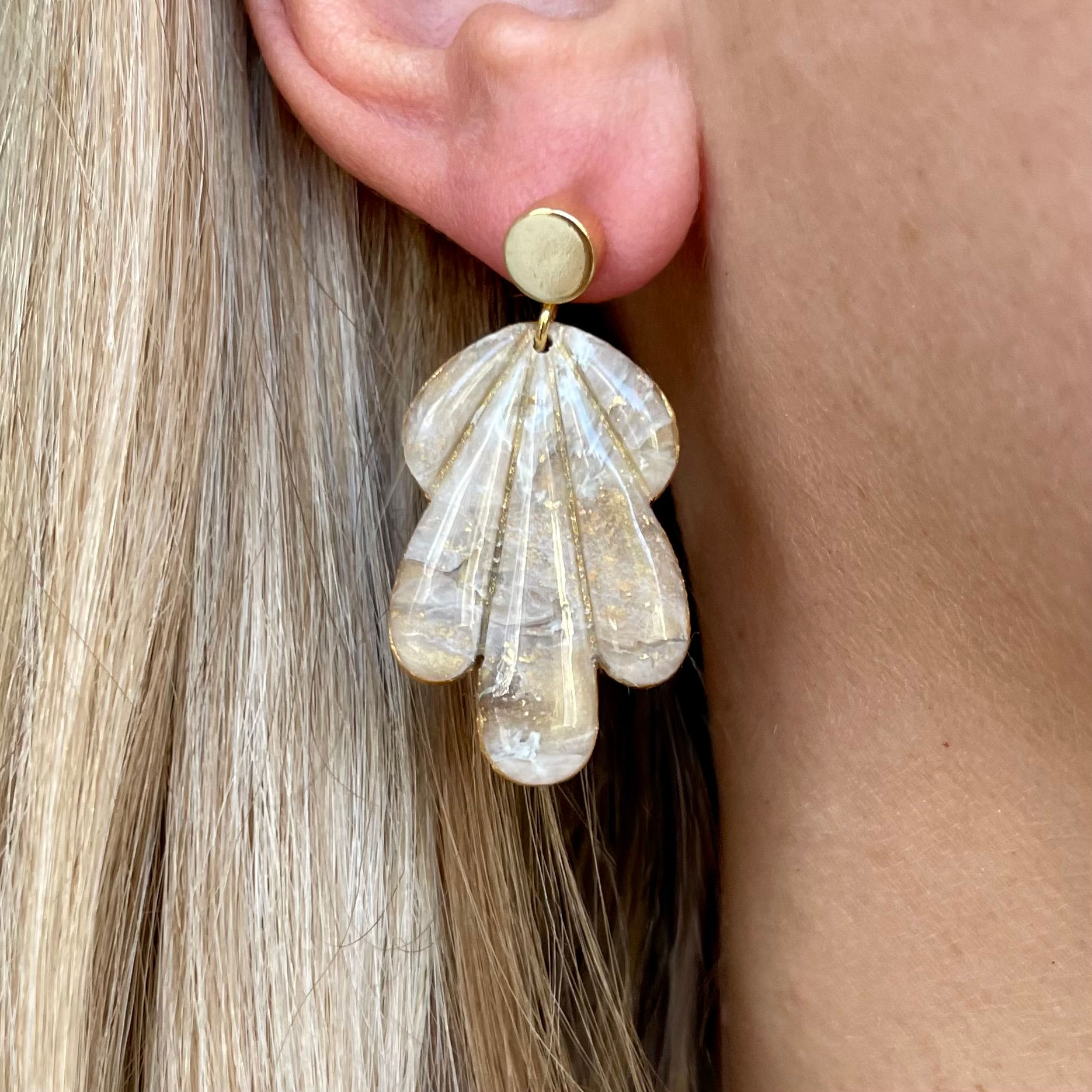 Ohrstecker Polymerton strahlenförmig (braun)