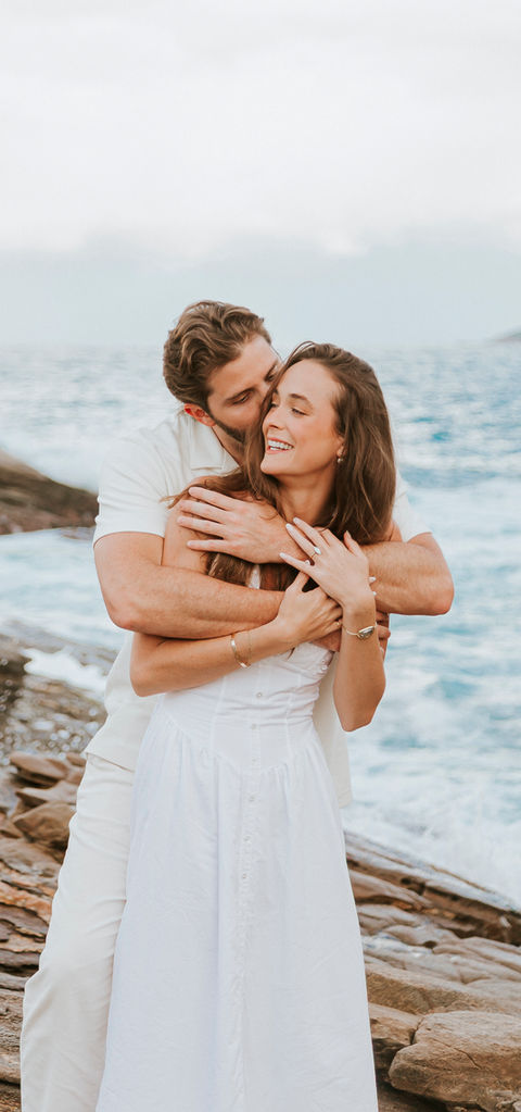 Ensaio fotográfico de um casal na praia em Búzios.