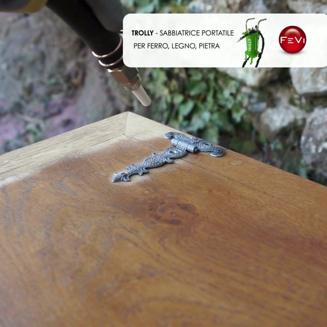 Thumbnail: VIDEO SABBIATURA SU LEGNO