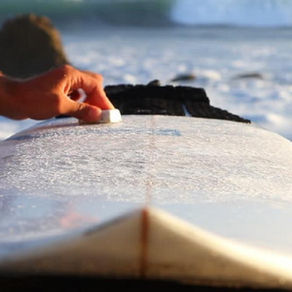 Cómo encerar una tabla de surf