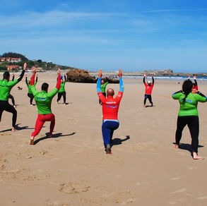 San Vicente de la Barquera: aprende a surfear