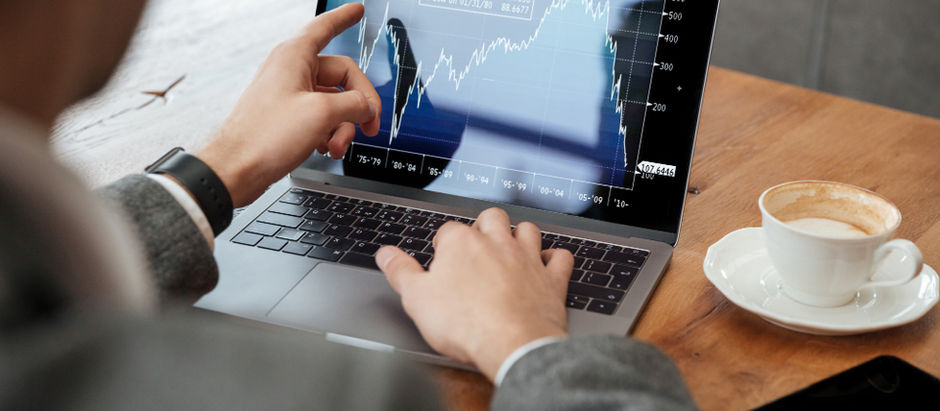 ¿En qué es mejor invertir mi dinero y cómo elegir la mejor estrategia?