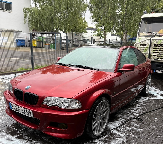 Fahrzeugwäsche in der TURNA KFZ Werkstatt Berlin