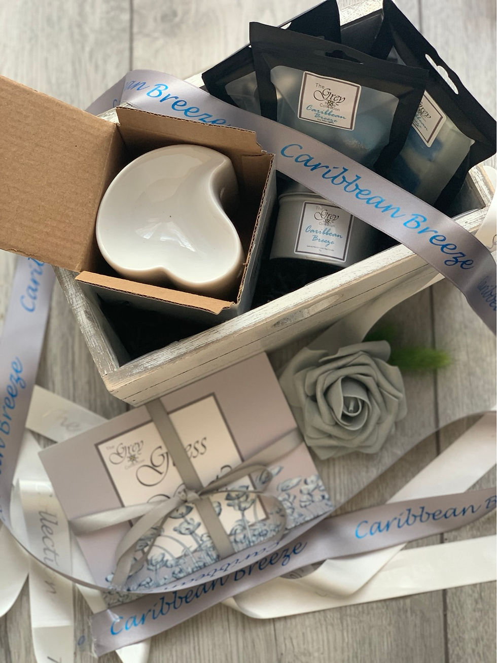 Thumbnail: Box of Wax - Small Heart Oil Burner & Wax Melts Gift Box