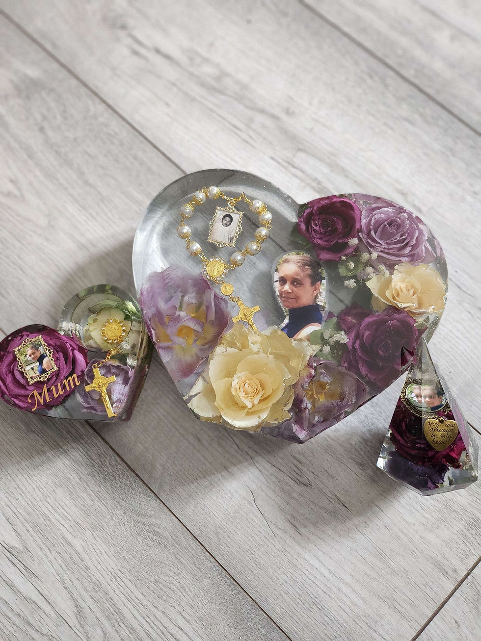 Thumbnail: Preserved Wedding Flowers in Resin