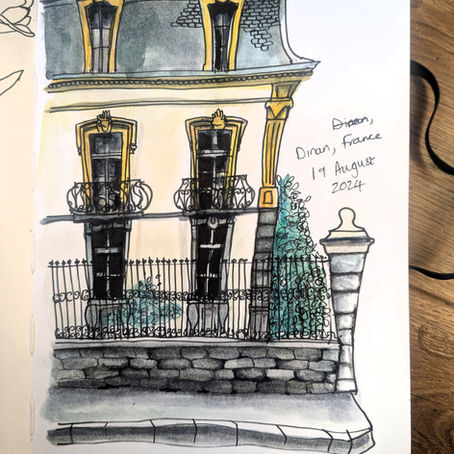 Drawing on location (urban sketching)