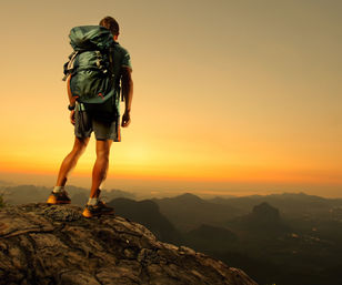 Zu Fuß unterwegs: Egal ob Wandern oder Trekking