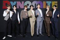 Conferenza stampa 'Dynamite' #1 Hot 100