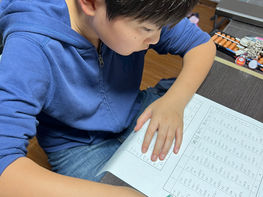 そろばんを学ぶ子どもたちの様子