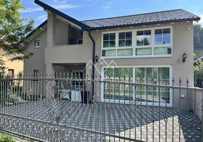 Agencija Luxuri & Partneri