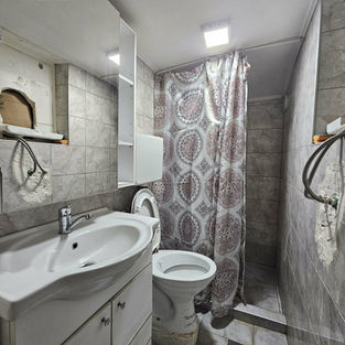 Kupatilo stan iznajmljivanje Pofalići Sarajevo Luxuri Partneri