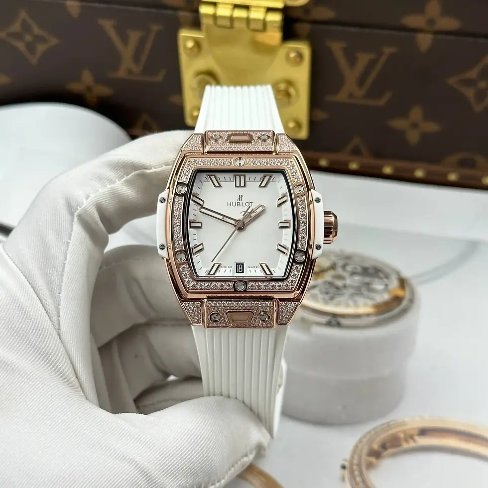 Thumbnail: Hublot Spirit of Big Bang King Gold White Pavé 662.OE.2080.RW.1604 – Swiss Made
