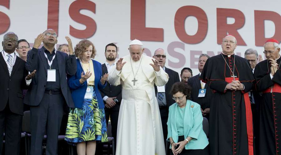 PopeFrancisCatholicCharismaticRenewal_03