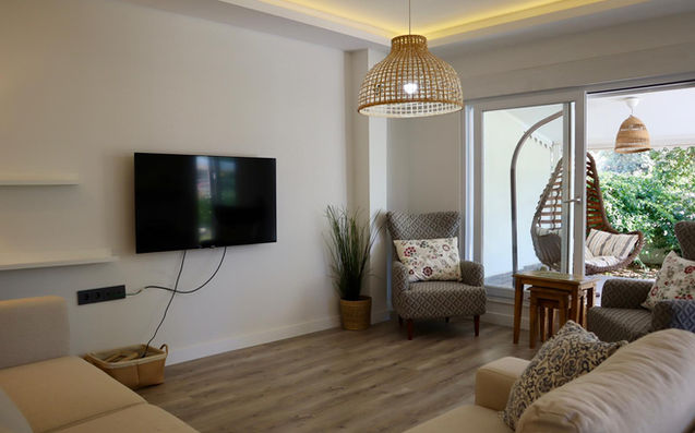 Antalya Belek Kadriye'de satılık villa geniş salonu