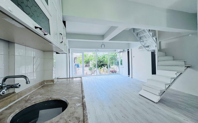 Antalya Serik Belek'te Satılık Villa Salon ve Mutfağı
