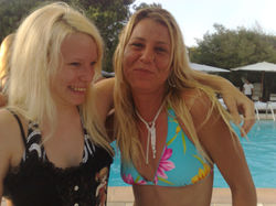 Laëtitia_&_Ashley_at_niki_beach