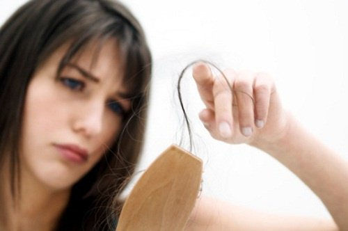 ¿Caída de cabello? Conoce las causas y tratamiento