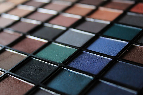 eye-shadow-4558443_1920.jpg