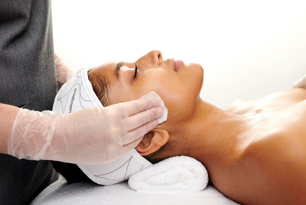 Pro Power Peel Application - Aash - Treatment_edited.jpg