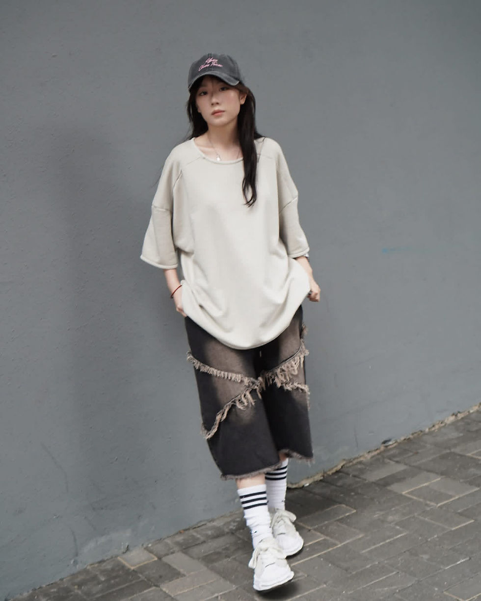 縮圖：切線boxycut tee