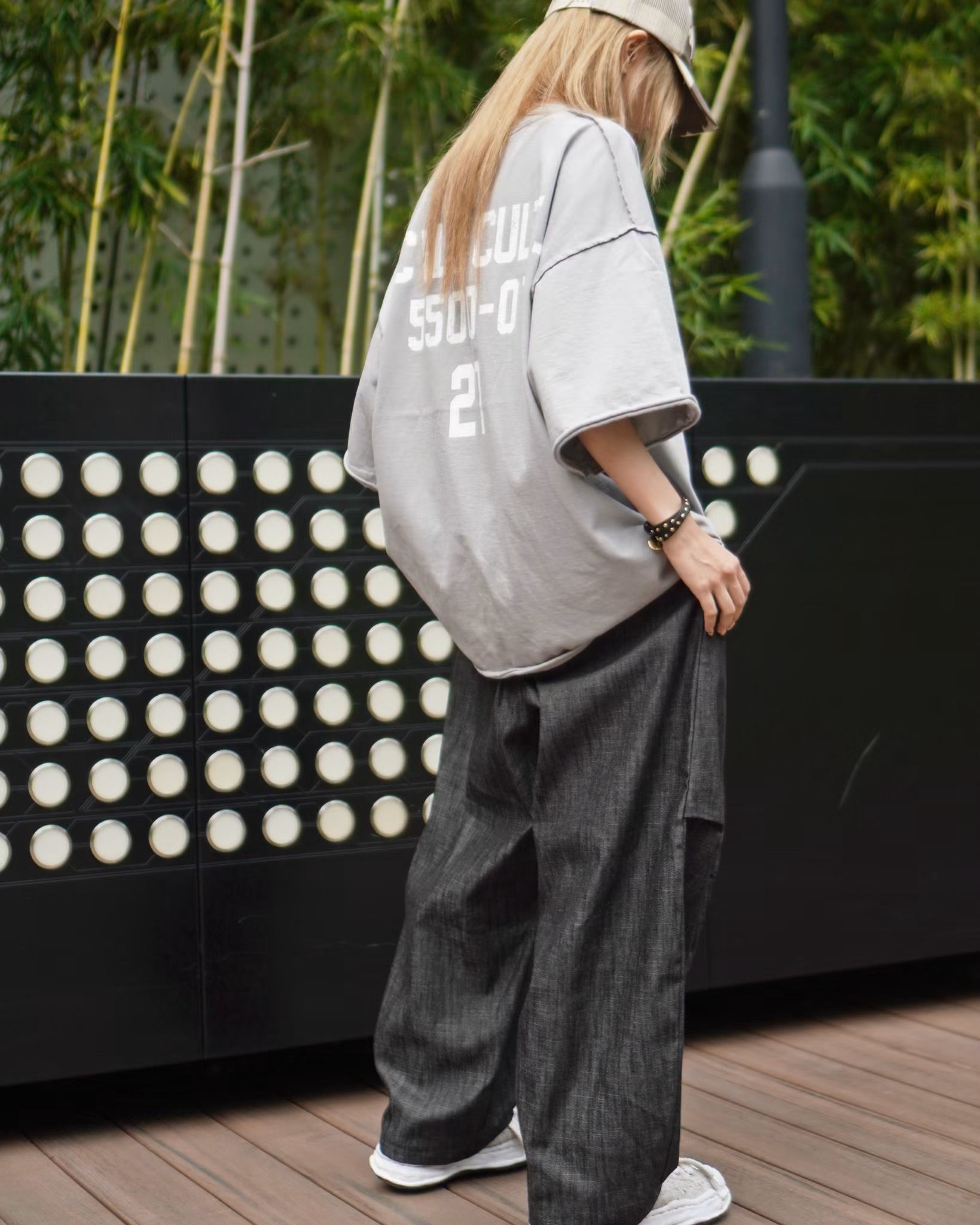 捲邊print tee
