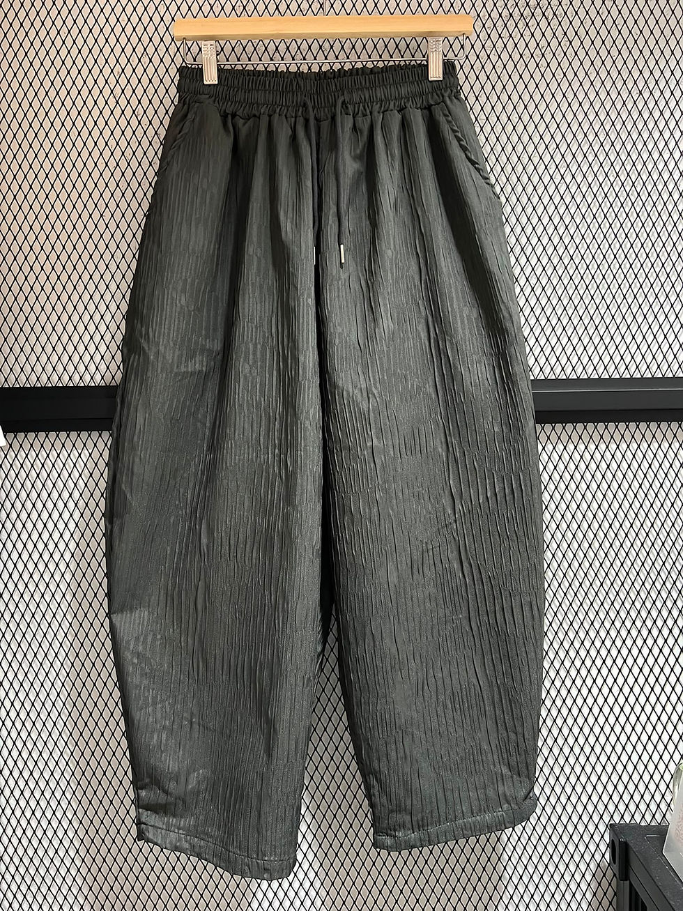 縮圖：亮面輕薄暗紋9分baggy pants