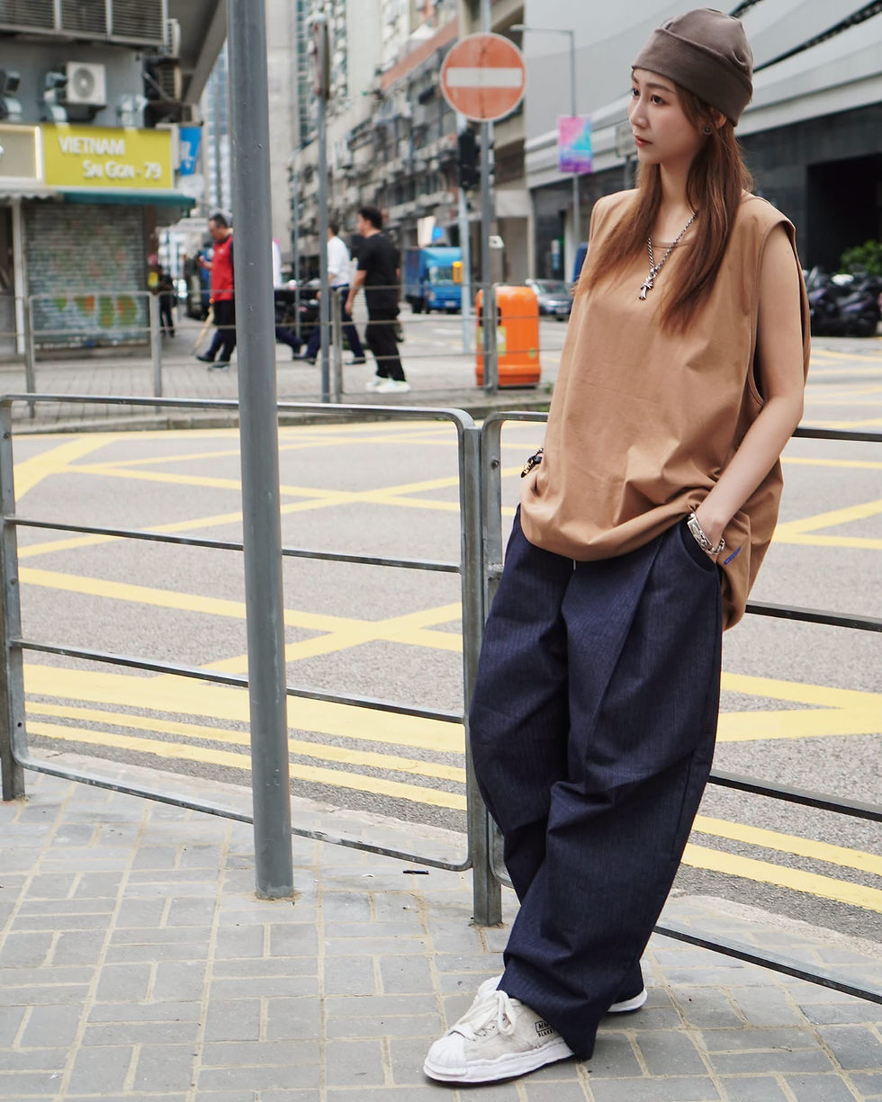 Thumbnail: 暗條紋baggy pants 