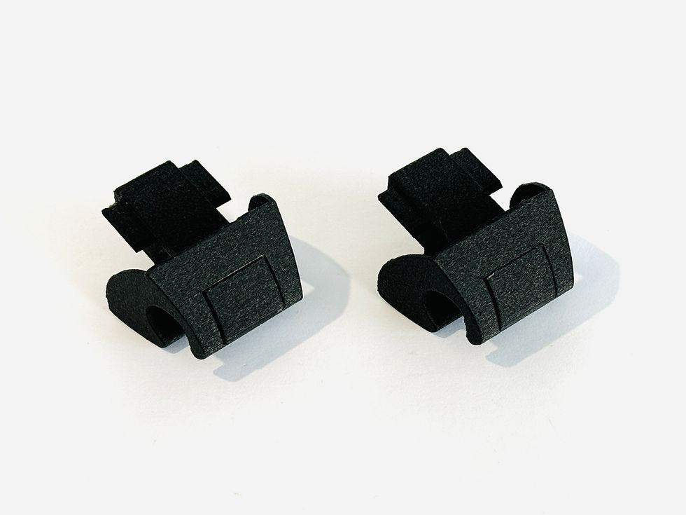 Предлагат се щипки за сенниците за Mercedes-Benz SL R129.  R129 Sun Visor Mount Clip Set of 2 (Mercedes 1298100225)