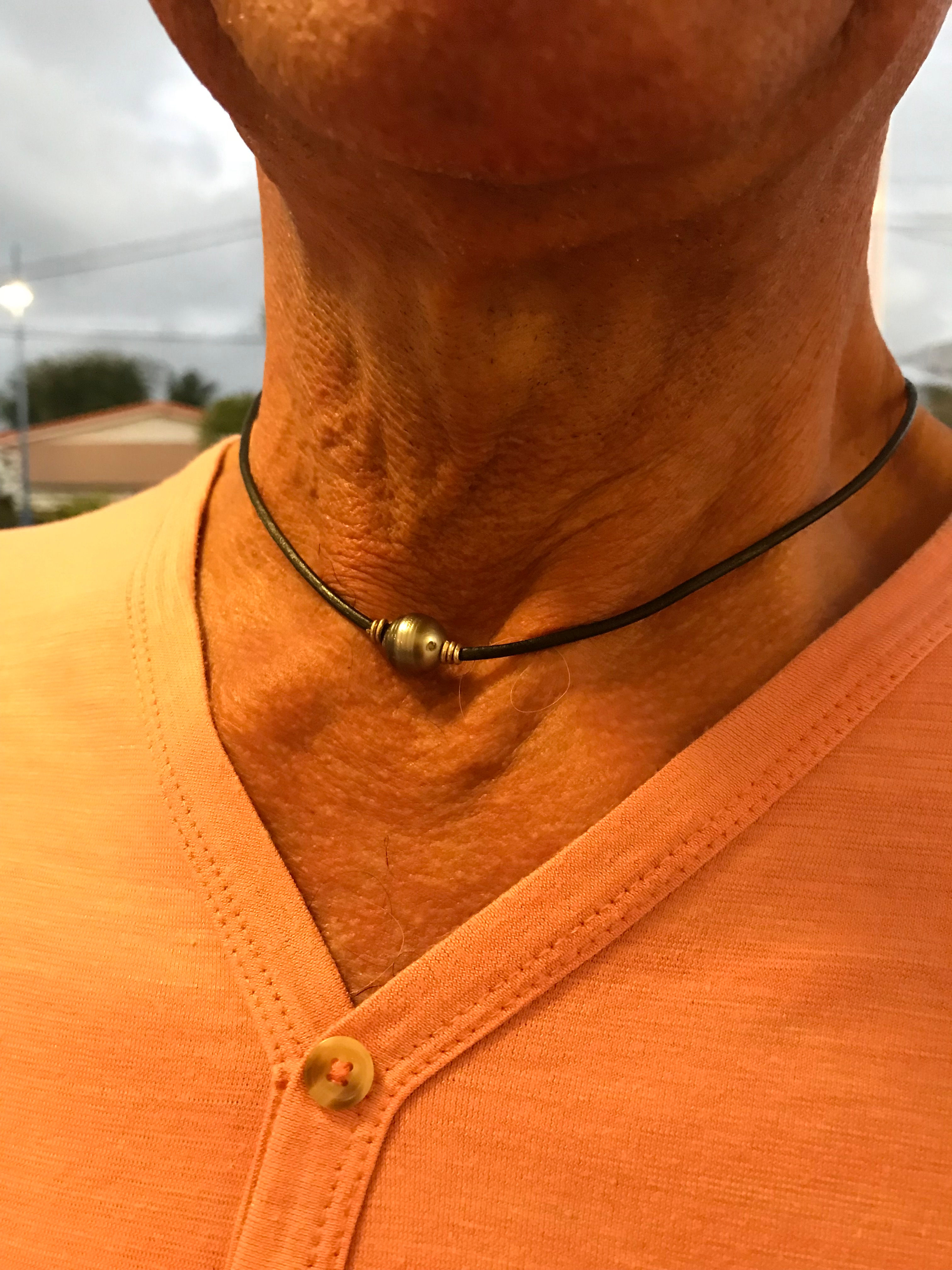 Collier cuir , argent et Perle de culture de Tahiti ( nombre limité )