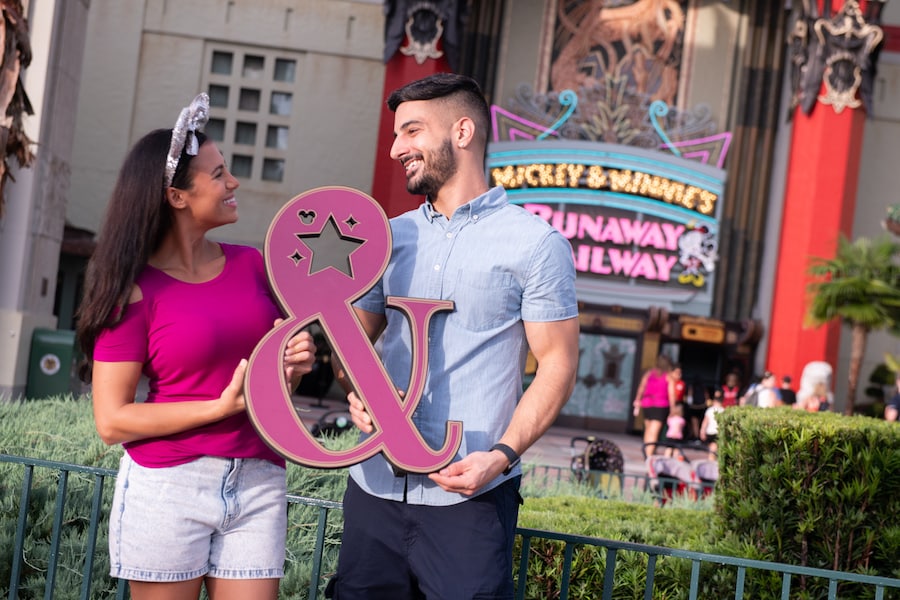 Guests enjoying Disney PhotoPass Capture Your Moment