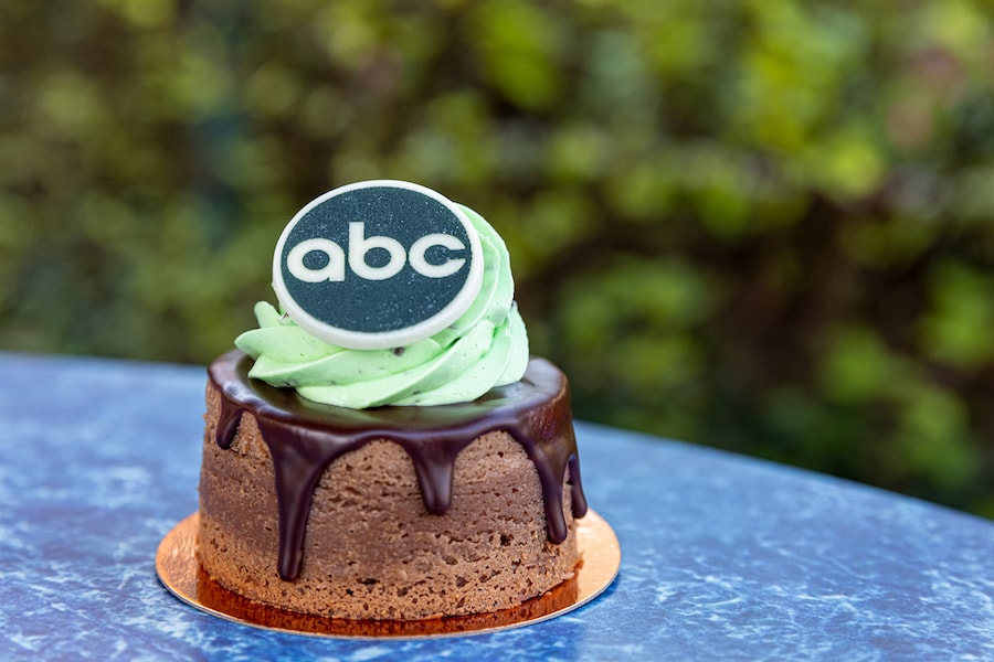 Mint Chocolate Chip Cheesecake from ABC Commissar