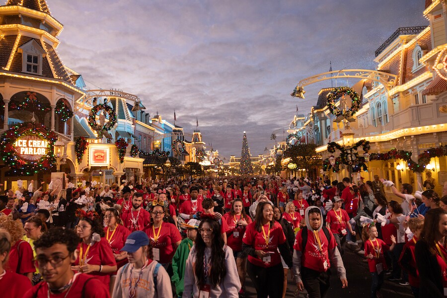 Guests on Main Street, U.S.A. 