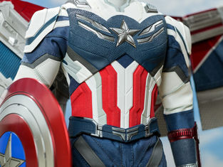 The Falcon and the Winter Soldier – 1/6th scale Captain America Collectible Figure blogger photos