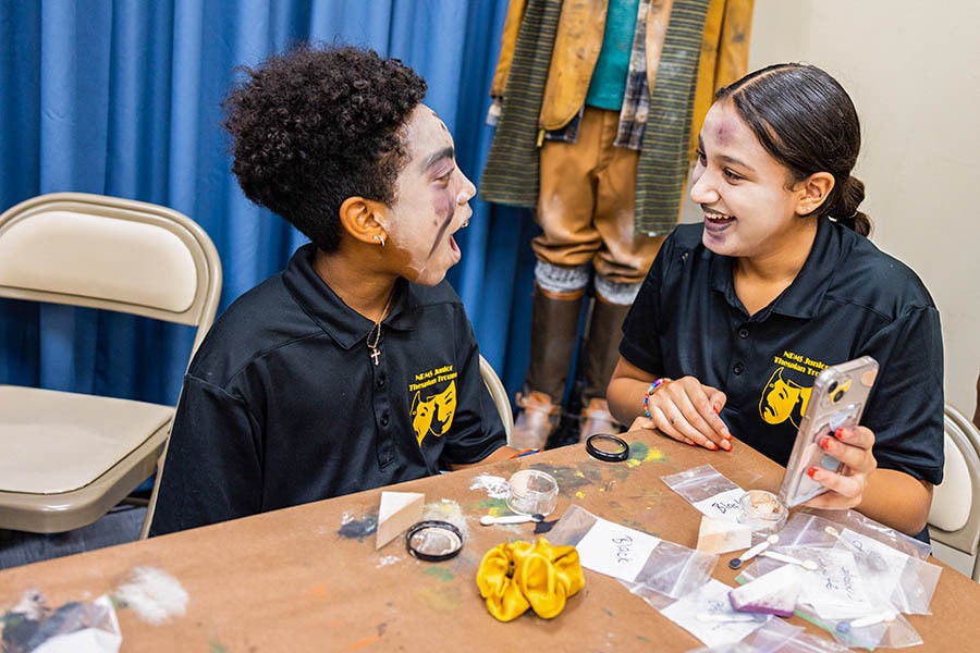 Florida Theater Students Reacting to Ghostly Makeup