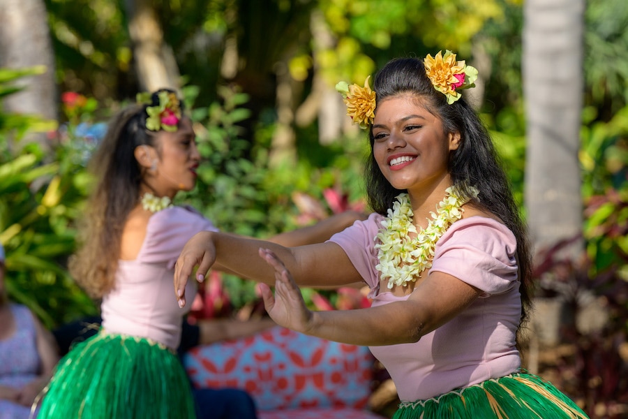 Complimentary hula lessons at the Hotels of the Disneyland Resort