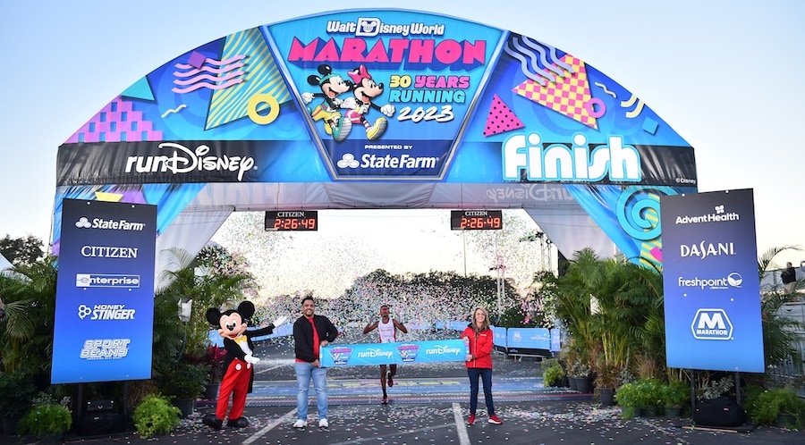 runDisney Walt Disney World Marathon photo moments of runners