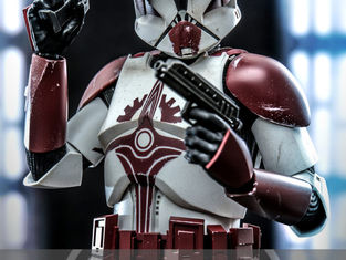 Star Wars: The Clone Wars™ – 1/6th scale Clone Commander Fox™ Collectible Figure