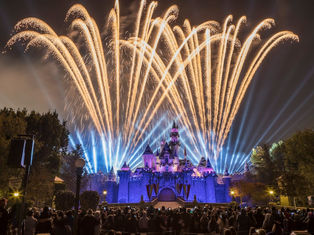 Holiday Nighttime Spectaculars are Back at Disneyland Resort