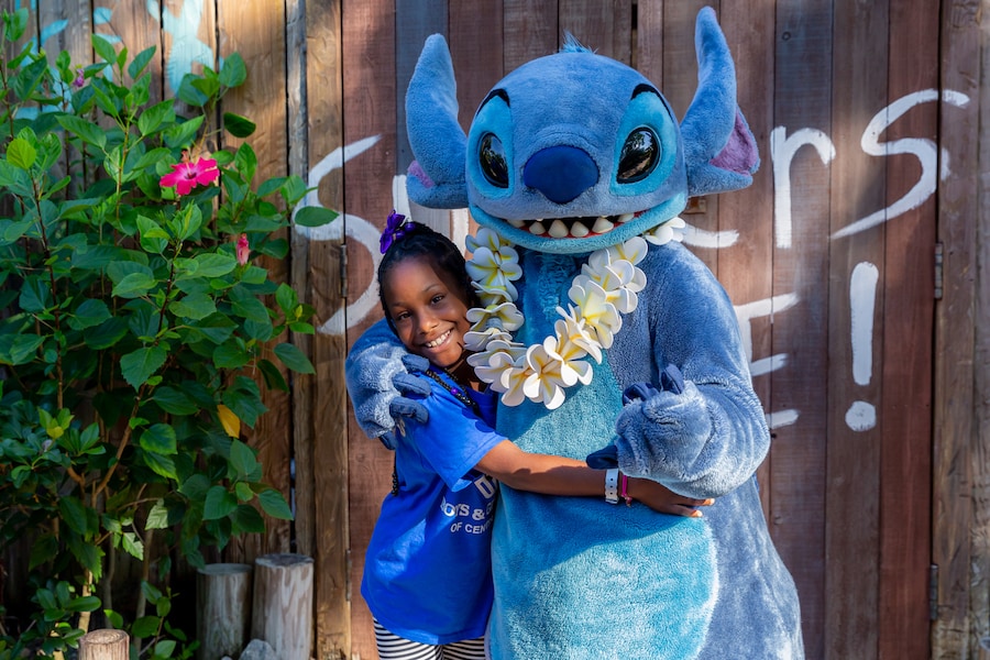 World’s Largest Swimming Lesson at Disney World