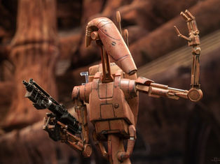 Star Wars Episode II: Attack of the Clones™ – 1/6th scale Battle Droid™ (Geonosis) Collectible Figure Blogger Photos