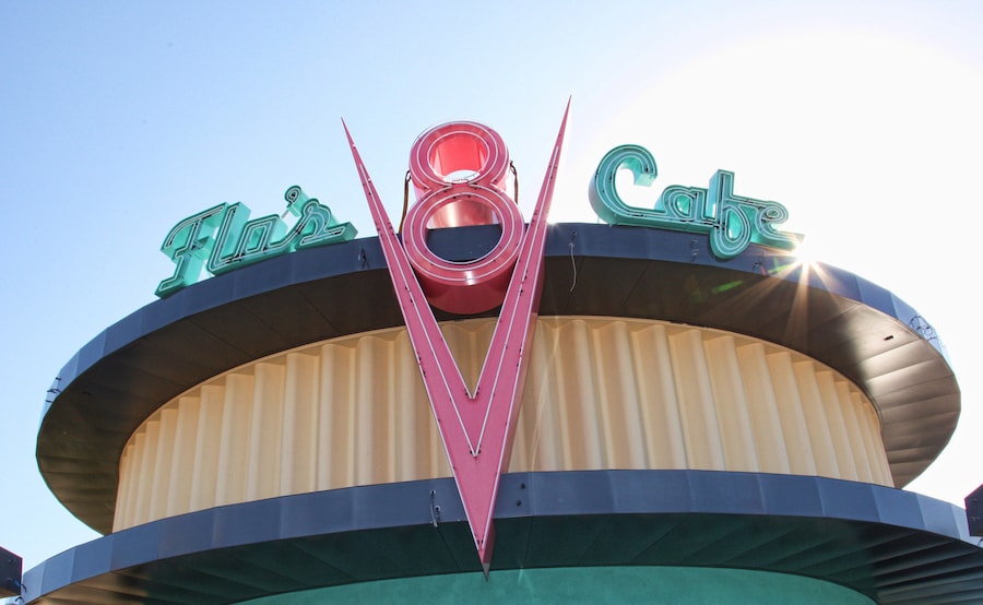 Flo’s V8 Cafe