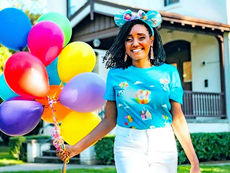 @PixarStyle Adds Pizzazz to Disney Visits with Positively Perfect Park Poses