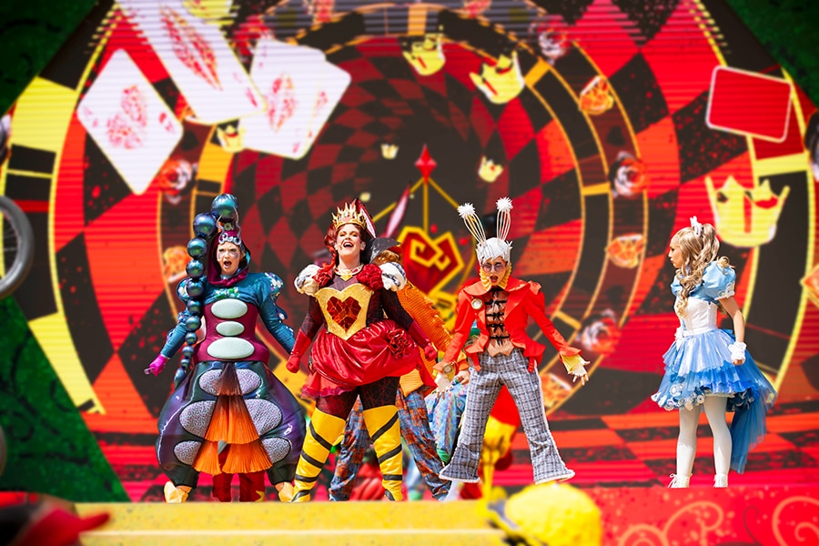 “Alice & the Queen of Hearts: Back to Wonderland” Show at Disneyland Paris