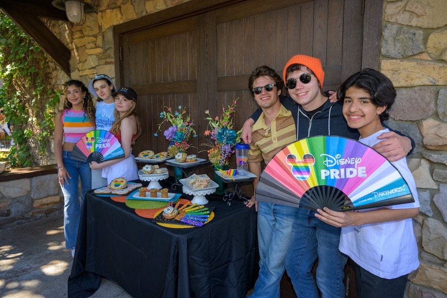 Stars of Hulu’s ‘Love, Victor’ Visit Disneyland Resort