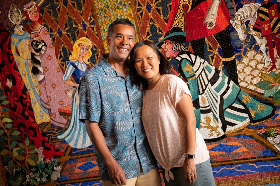 Guests enjoying Disney PhotoPass Capture Your Moment