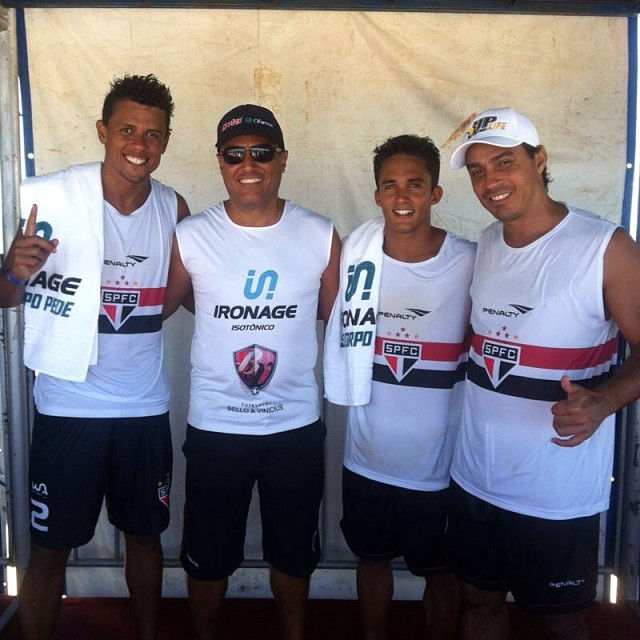 1513679_738316709514810_1926541182_n.jpg