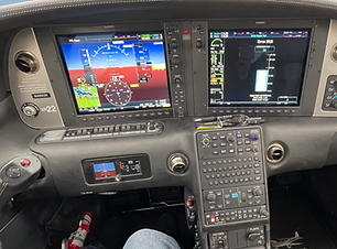 Cockpit Cirrus SR22 G6 C-GHHM