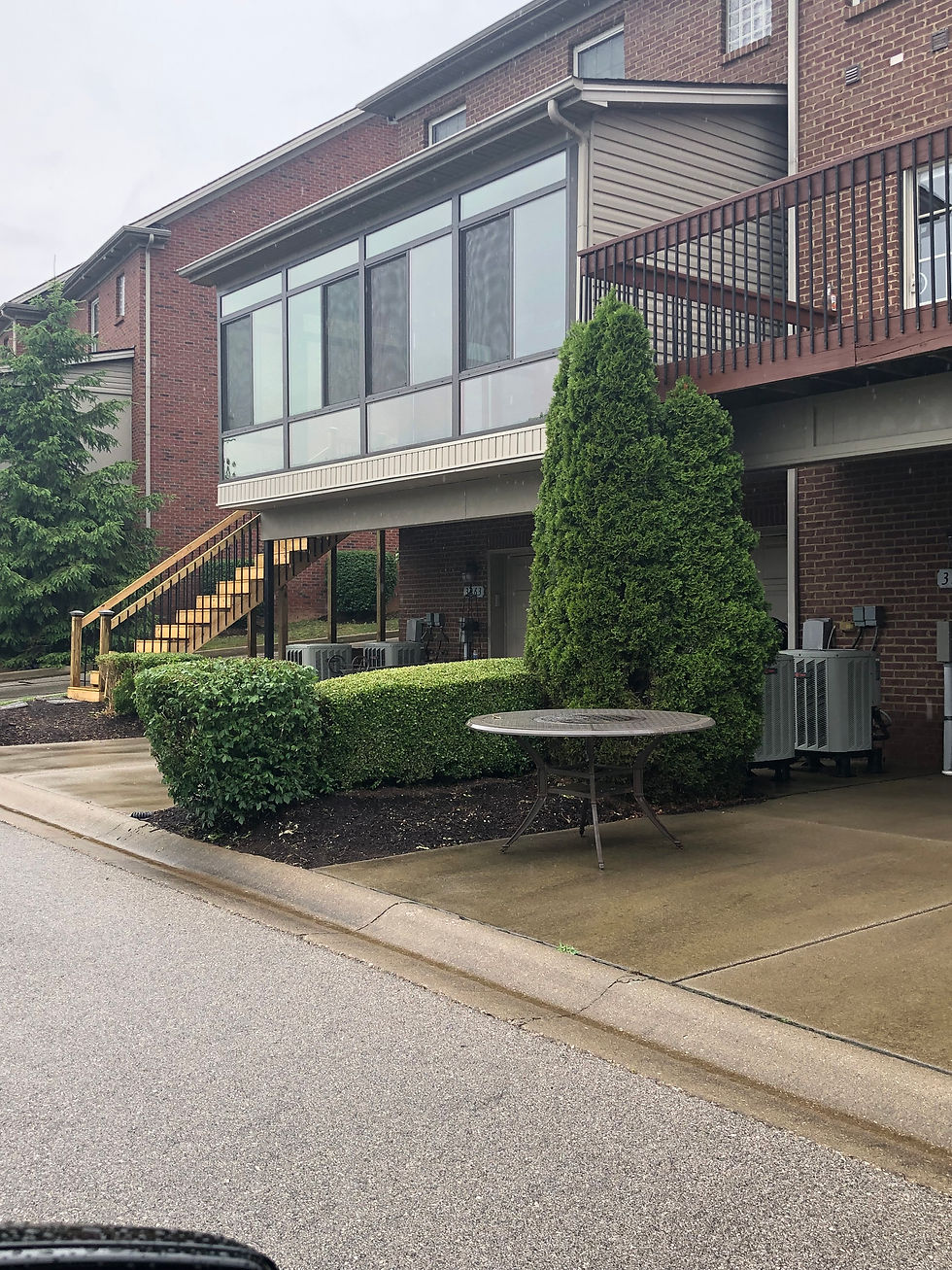 Studio Straight Eave