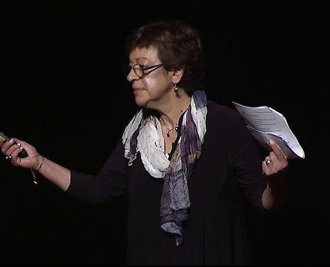 En 2001, un titular de periódico sobre una crisis de creatividad en Canadá llevó a Marci Segal a fundar el Día Mundial de la Creatividad. Dieciséis años después, la ONU lo reconoció. Una nota sobre la creatividad como capacidad universal — y cómo encontrar la propia voz creativa.